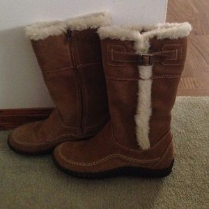 Miinnetonka boots