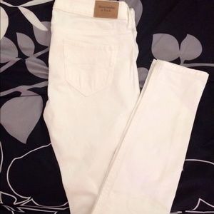 A&F skinny jean white