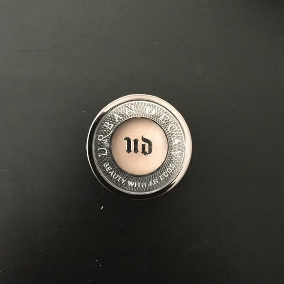 Urban Decay single eyeshadow in Walk of Shame.