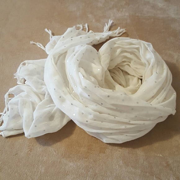 American Eagle Outfitters Accessories - American Eagle long and wide white scarf
