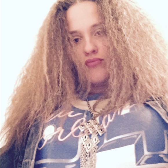 Meet your Posher, Lesli - Picture 1 of 1