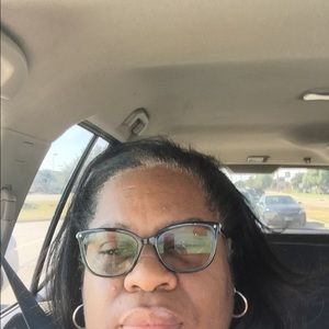 Meet your Posher, Cher