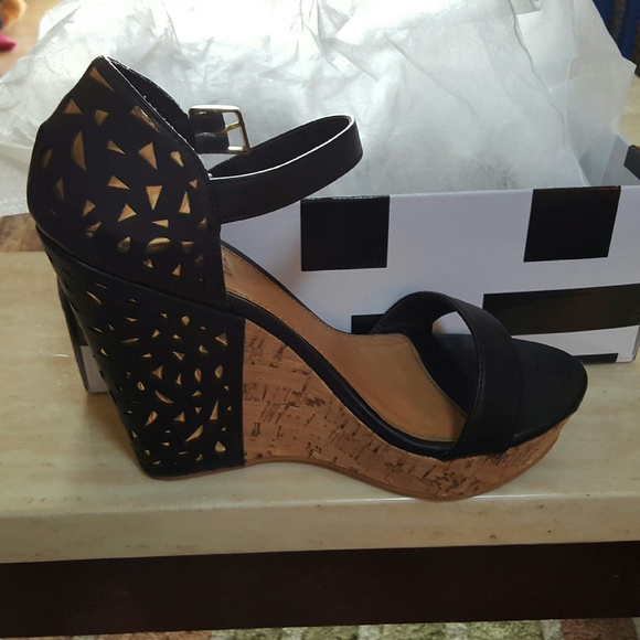 Black and gold wedges