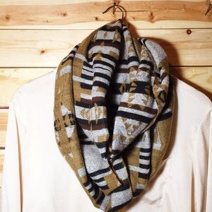 🎉2xHP🎉 Navajo Print infinity Scarf