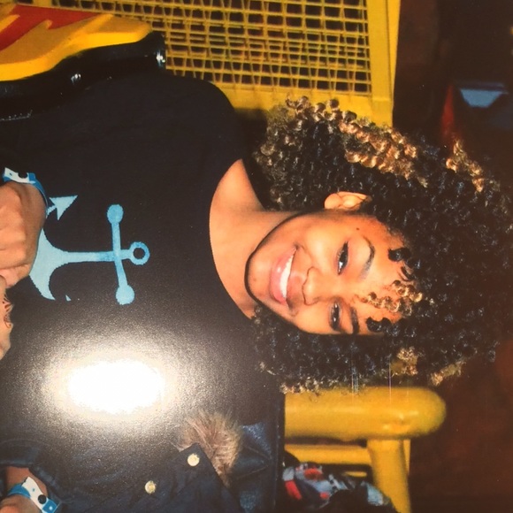 Meet your Posher, Alexis - Picture 2 of 6