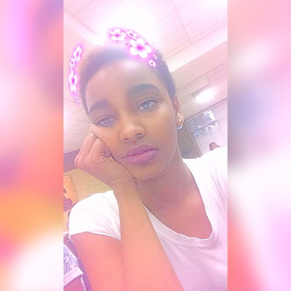 Meet your Posher, Alexis - Picture 4 of 6