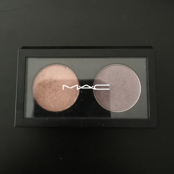 M.A.C Eyeshadows in All That Glitters and Shale.