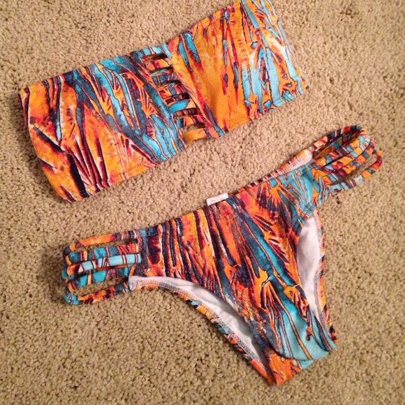San Lorenzo hipster strap L top S bottom