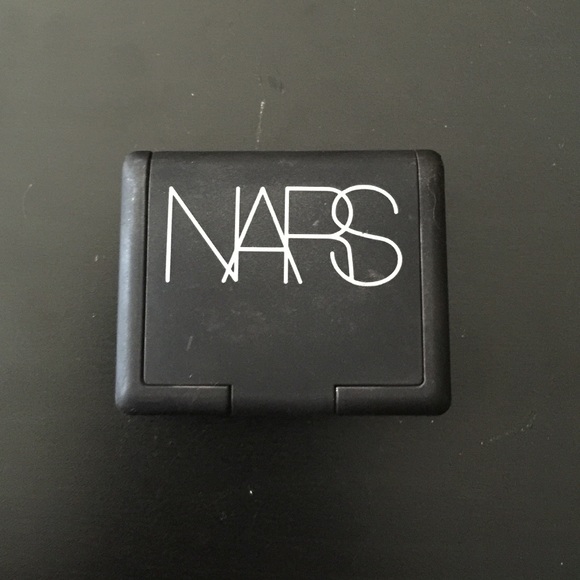 Nars single eyeshadow in Ondine.