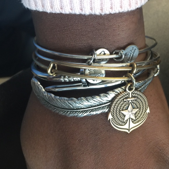 Nail Bangle