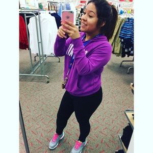 Meet your Posher, Esmeralda