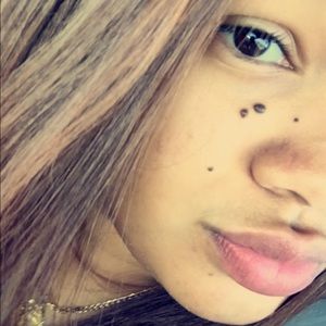 Meet your Posher, Isaura