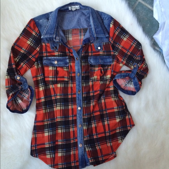 ModCloth Tops - ❗SALE❗️ NWOT ModCloth Plaid Top