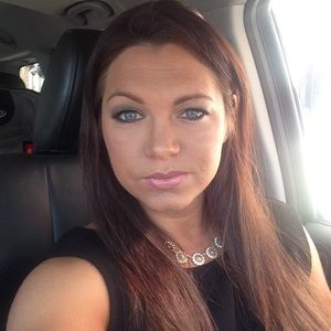 Meet your Posher, Rena