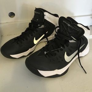 Nike volleyball shoes women's size 8.5