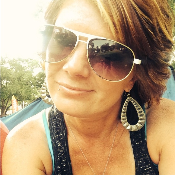 Meet your Posher, Kimberly