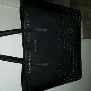 Soooold! Michael kors studded tote handbag