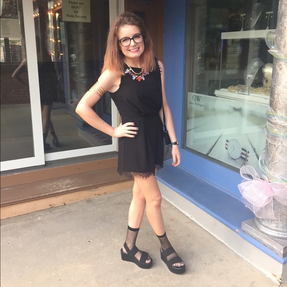 ✨Meet your Posher!✨ - Picture 2 of 4