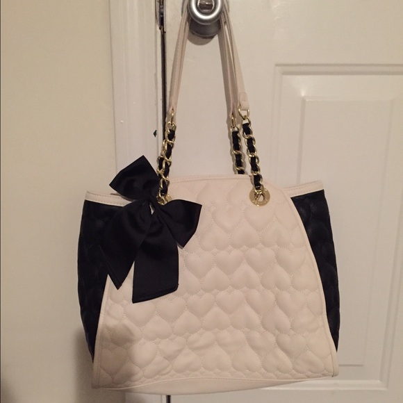 Betsey Johnson Handbags - Betsey Johnson tote