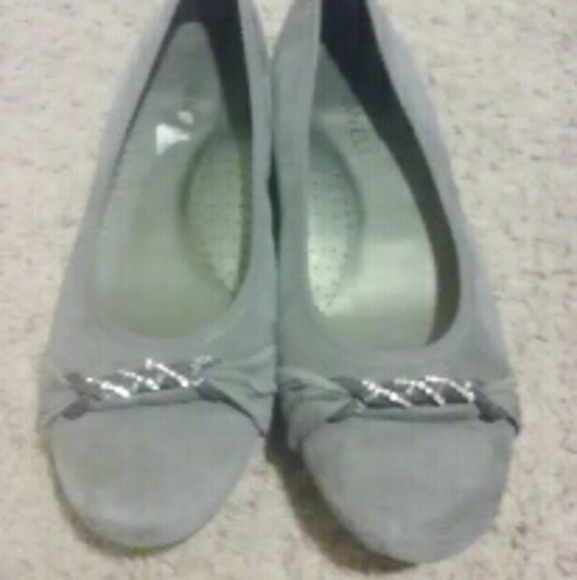 Vaneli  Sheina Women Suede Gray Flats
