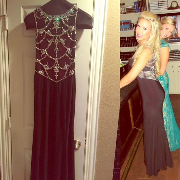 Pageant or Christmas dress, incredibly flattering - Picture 1 of 4