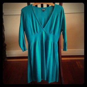 Sweater dress that is figure flattering