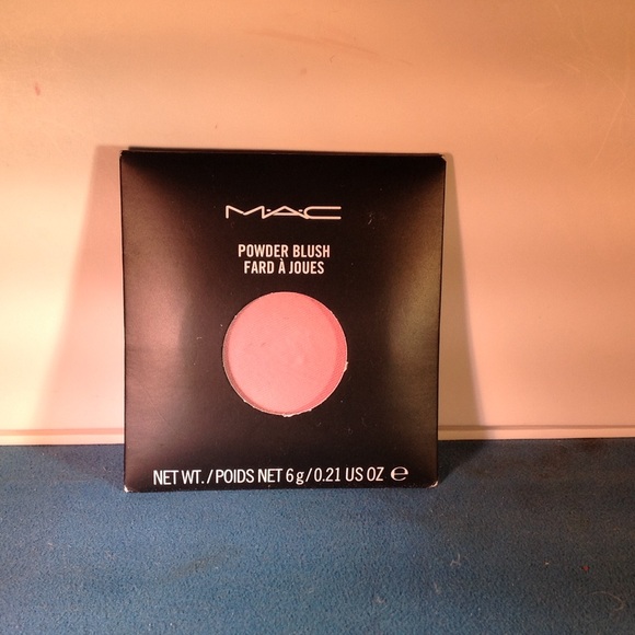 MAC LUSH REFILL WELL DRESSED RESERVED