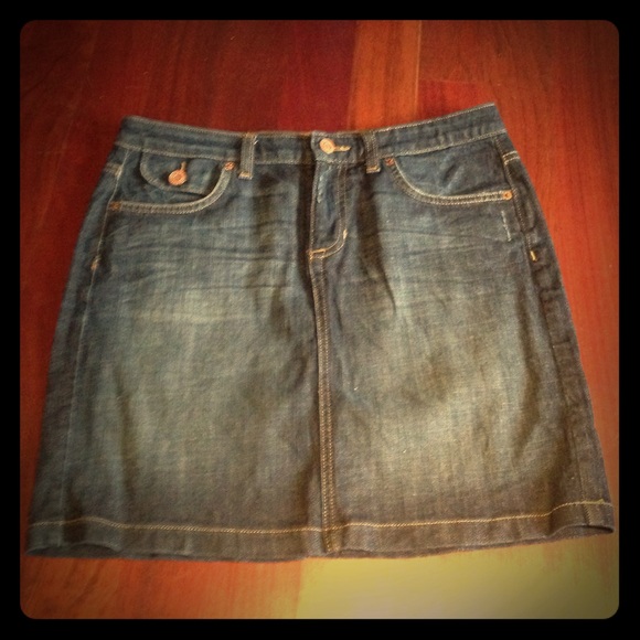 The perfect denim skirt