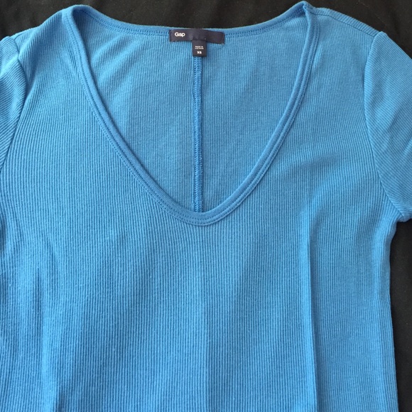 Gap Ribbed top - Picture 2 of 3