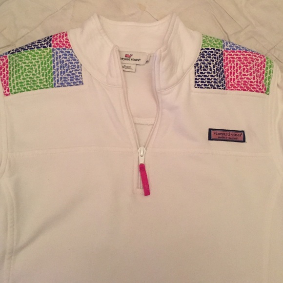 White brand new Vineyard Vines Women's pullover m
