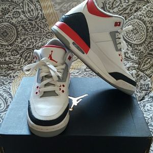 Womens Size 8 Jordan Fire Red 3's