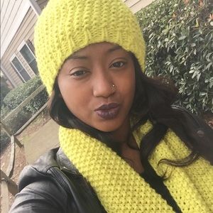 Meet your Posher, Ebony