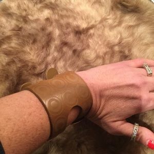 Gorgeous brown leather Chanel bracelet🎈price drop