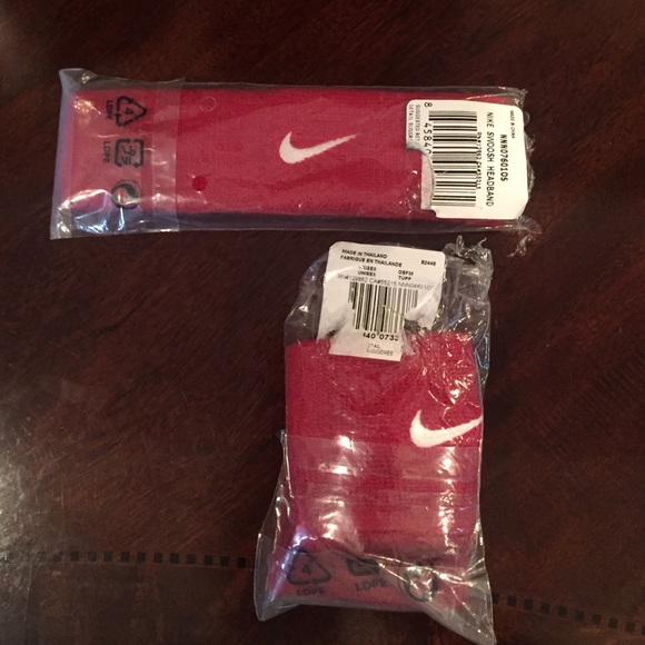 Nike sweat headband and 2 wrist band