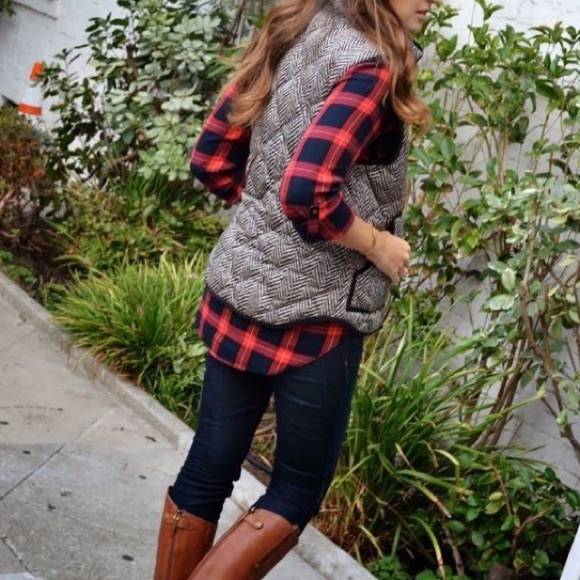 NWT red and navy plaid shirt - Picture 3 of 3