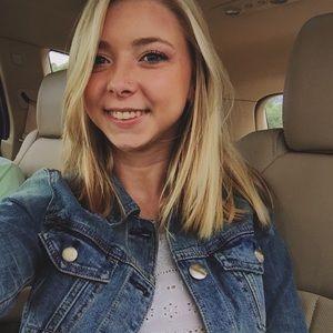 Meet your Posher, Kenzi