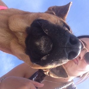 Meet your Posher, Cassandra