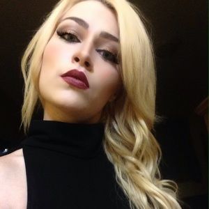 Meet your Posher, Alexis