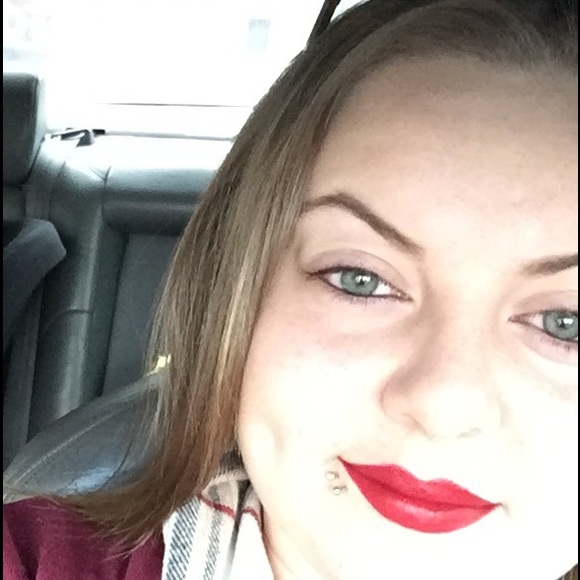 Meet your Posher, Brittany - Picture 1 of 1