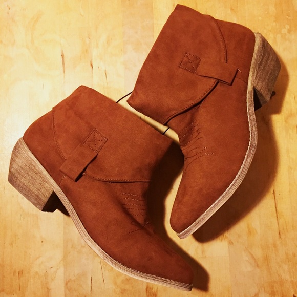 NEW Western Ankle Boots