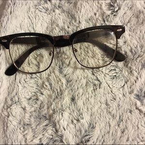 Retro Fashion glasses.