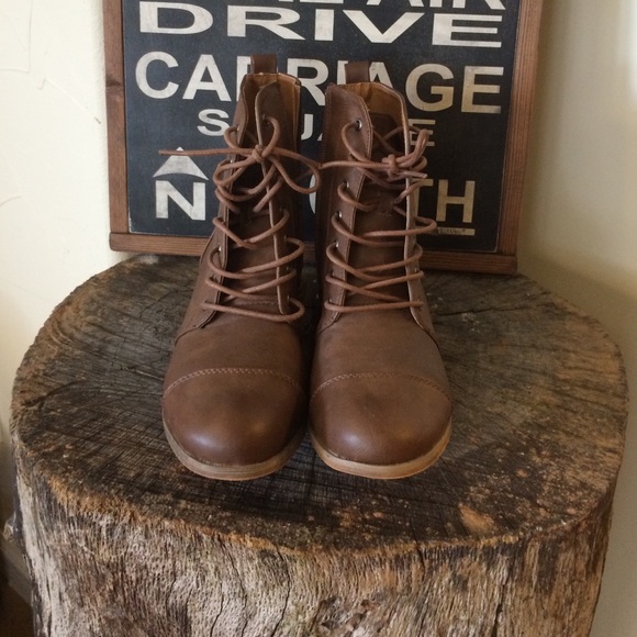 Ankle Boots - Picture 2 of 3