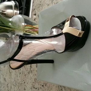 Peep Toe/Sling Back