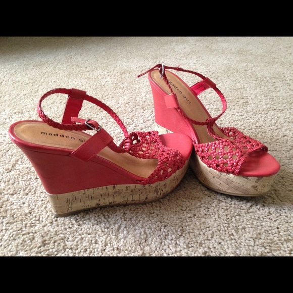 Red Madden Girl wedges