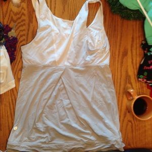 Lululemon lightweight tank