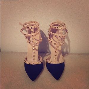 Black heels, I also have them in nude