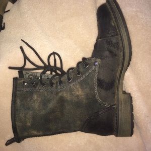 Combat boots