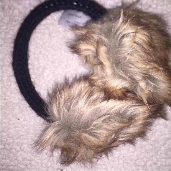 Black knitted furry ear muffs - Picture 4 of 4