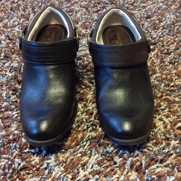 ****SOLD**** Listing!  LIKE NEW Brown Booties - Picture 2 of 4