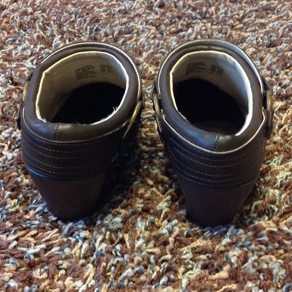 ****SOLD**** Listing!  LIKE NEW Brown Booties - Picture 3 of 4